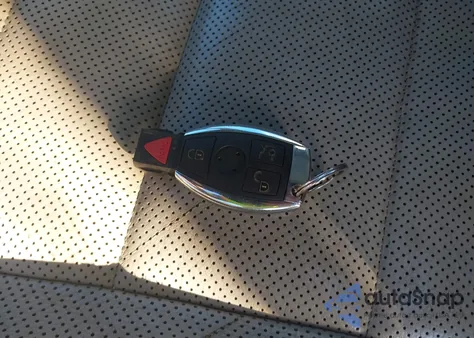 2010 Mercedes-Benz E 350 из США, поврежденный, VIN WDDKJ5GB4AF044355